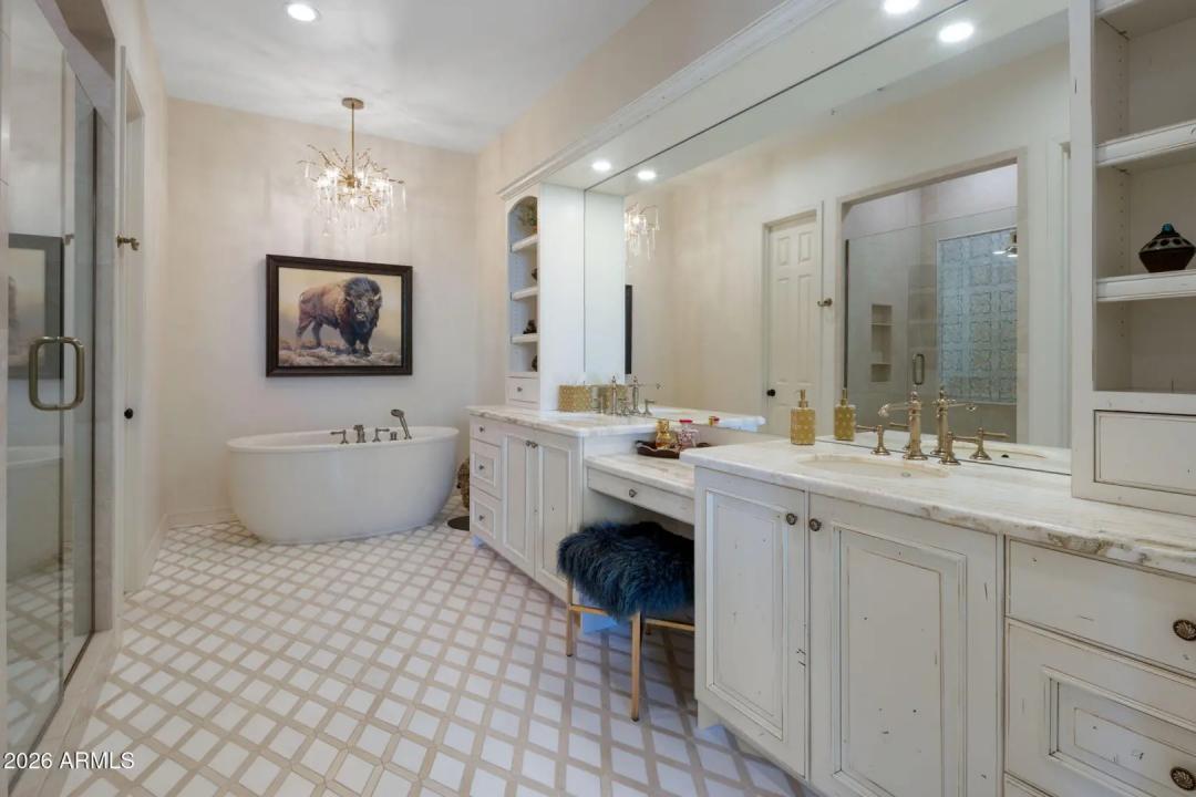 Real Estate Picture 16