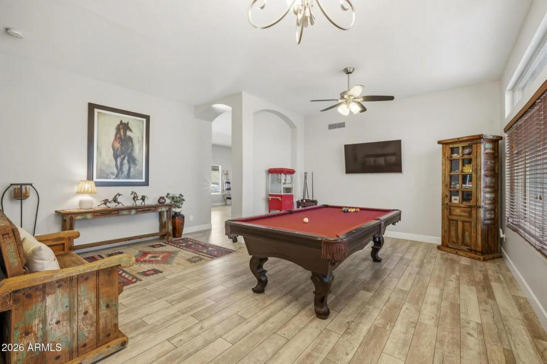 Real Estate Picture 15