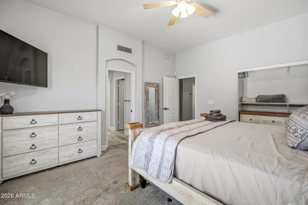 Real Estate Picture 23