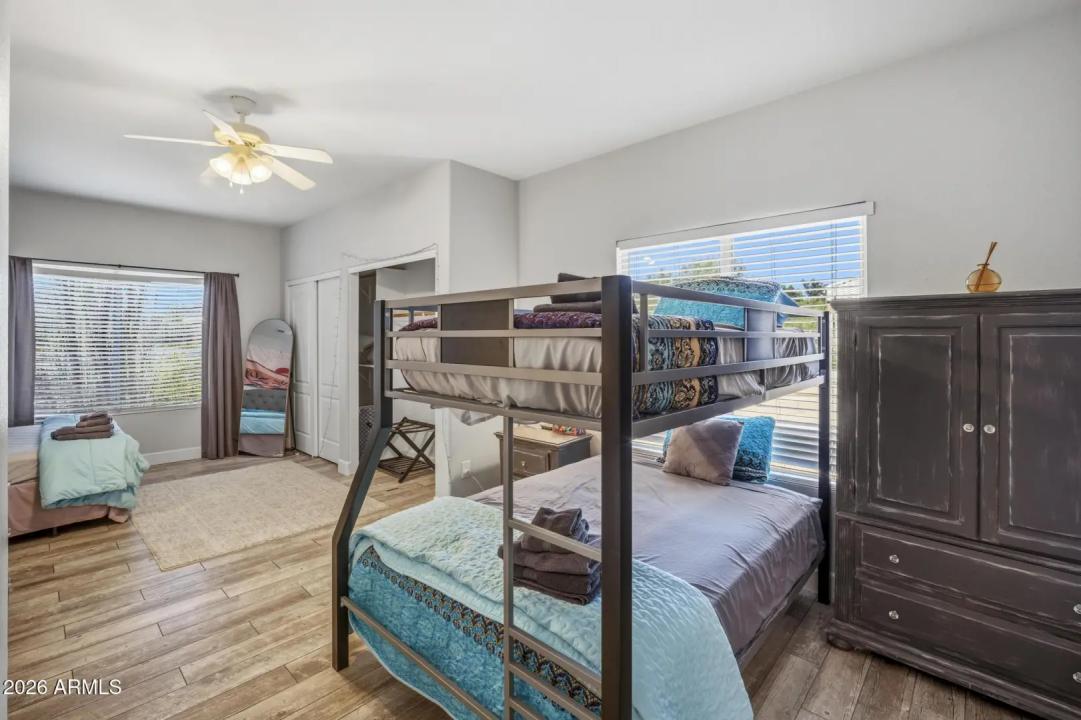 Real Estate Picture 29