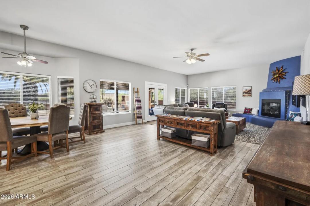 Real Estate Picture 32