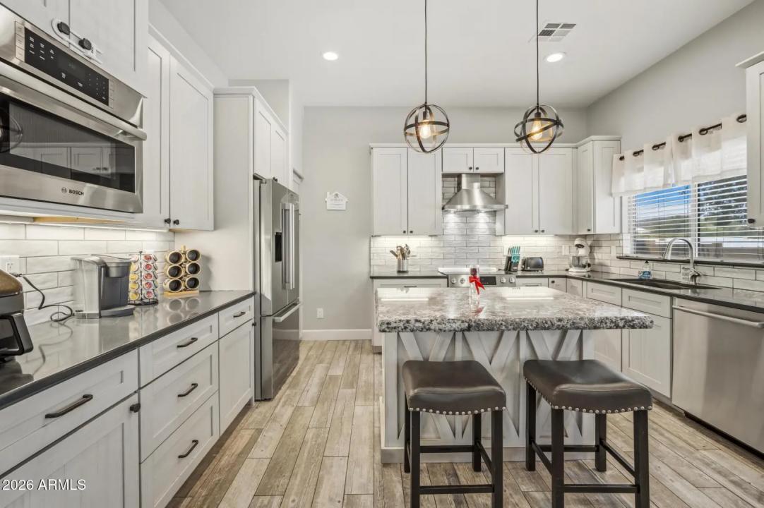 Real Estate Picture 37
