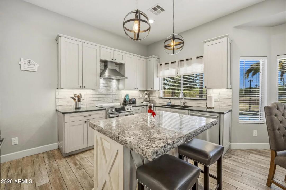 Real Estate Picture 38