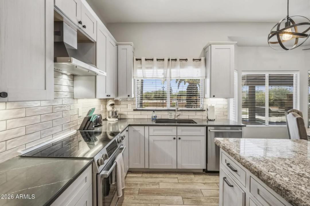 Real Estate Picture 39