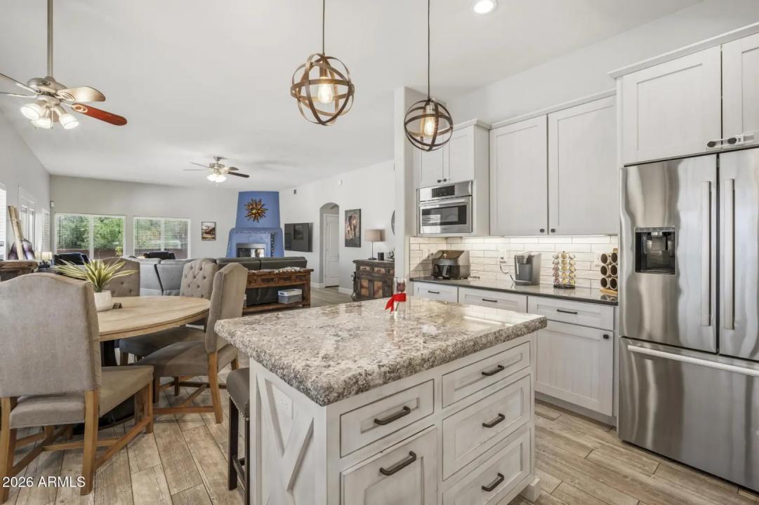 Real Estate Picture 40