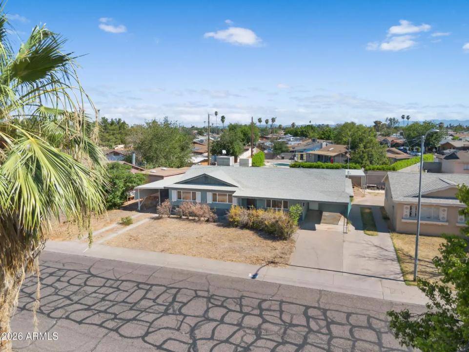 Real Estate Picture 11