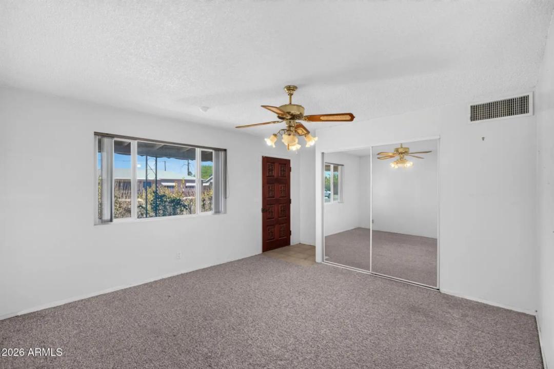 Real Estate Picture 18