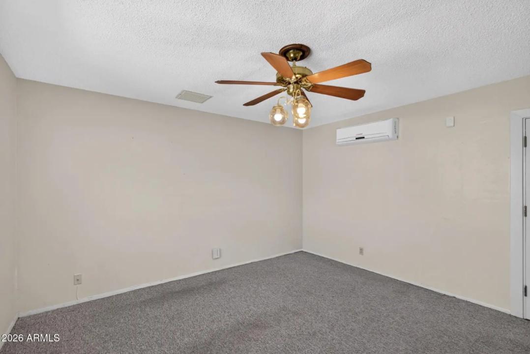 Real Estate Picture 38