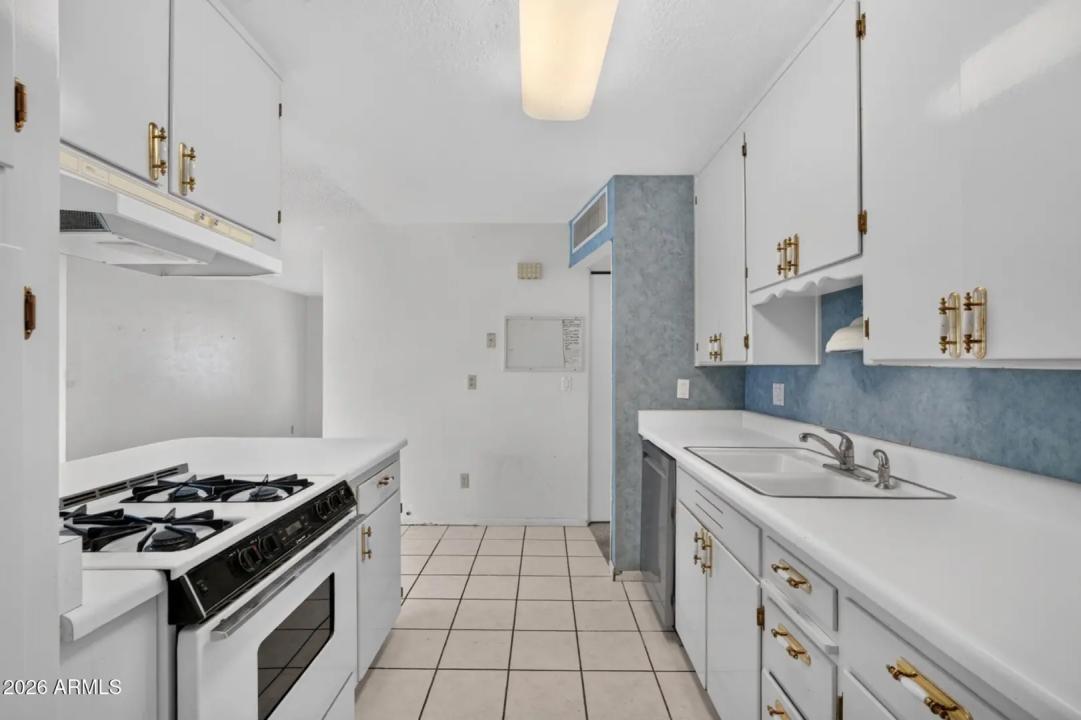 Real Estate Picture 25