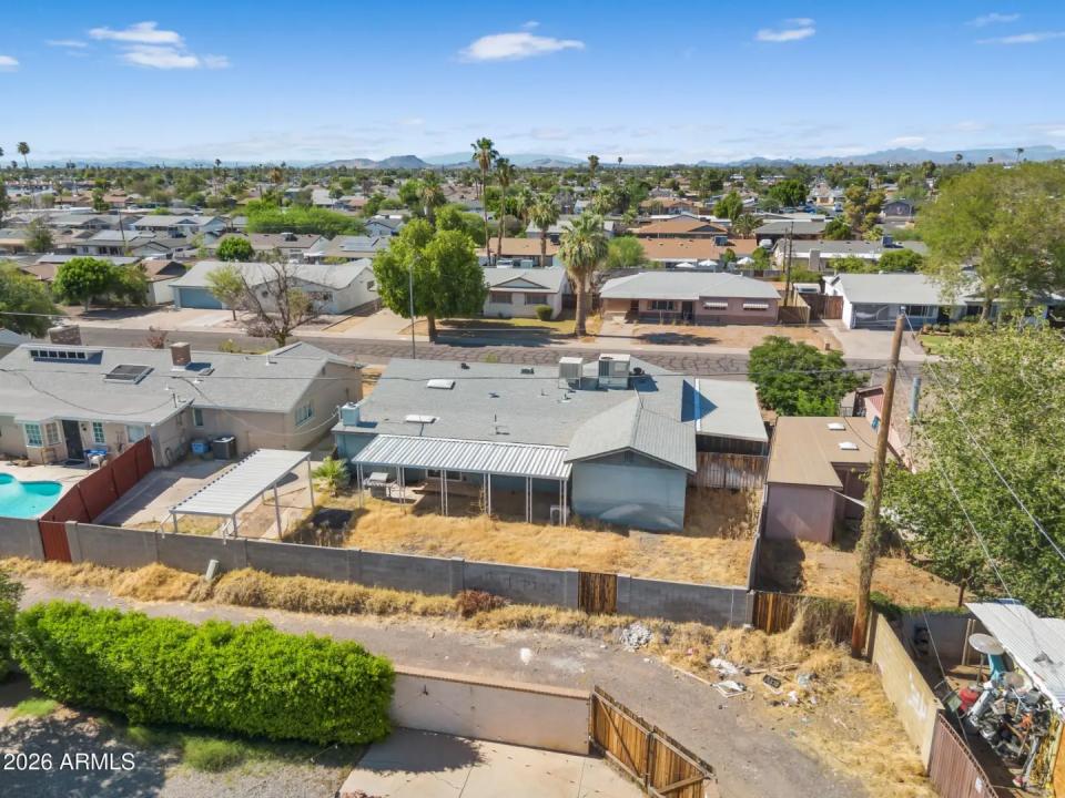 Real Estate Picture 17
