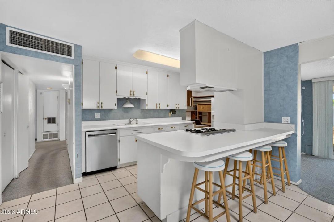 Real Estate Picture 24