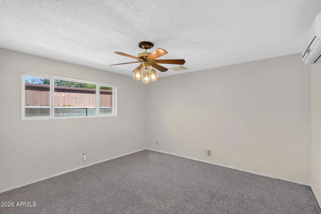 Real Estate Picture 39