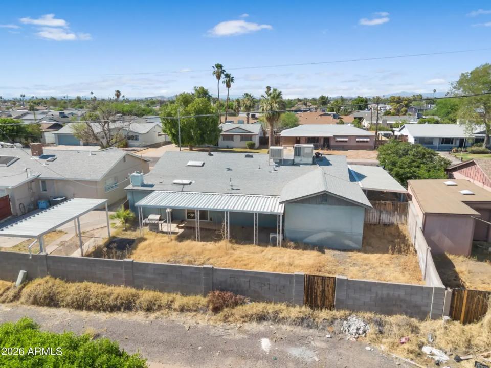 Real Estate Picture 12