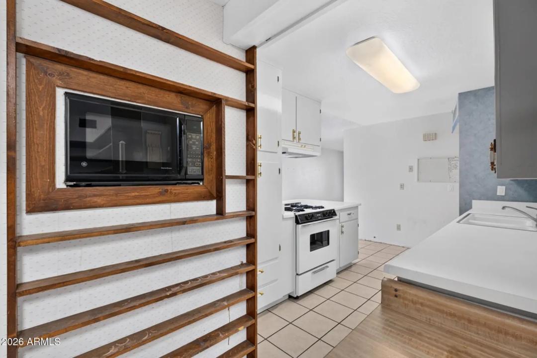 Real Estate Picture 27