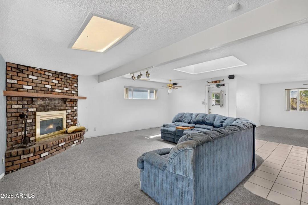 Real Estate Picture 22