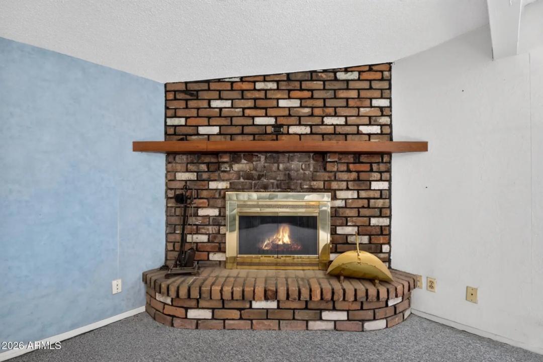 Real Estate Picture 4
