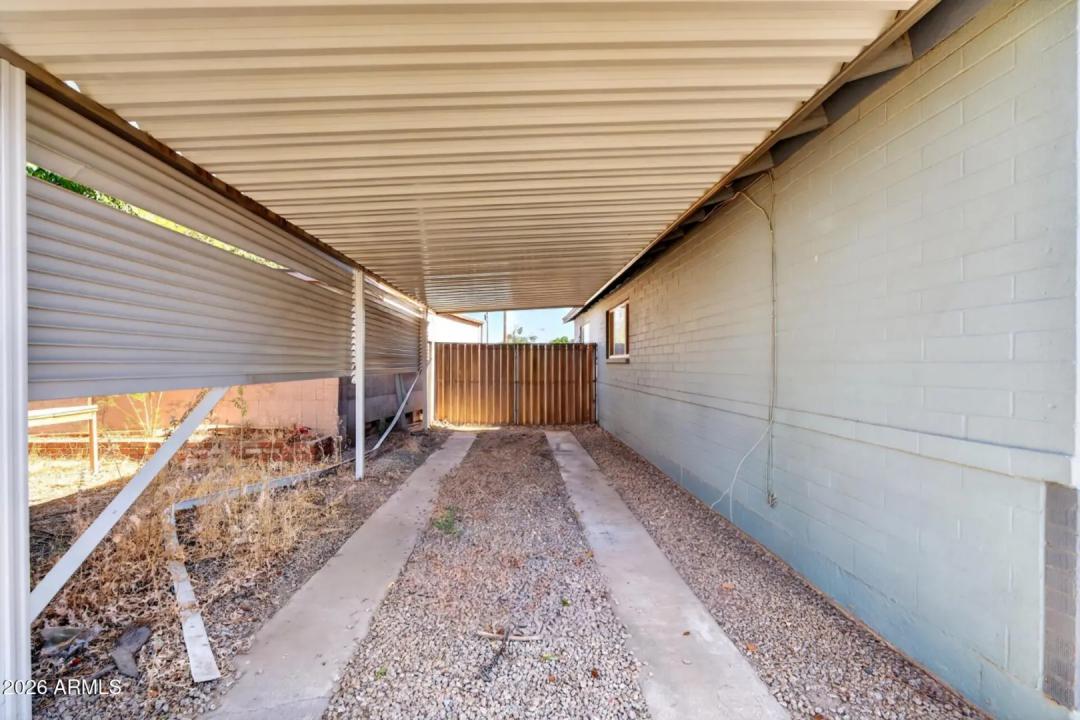 Real Estate Picture 8