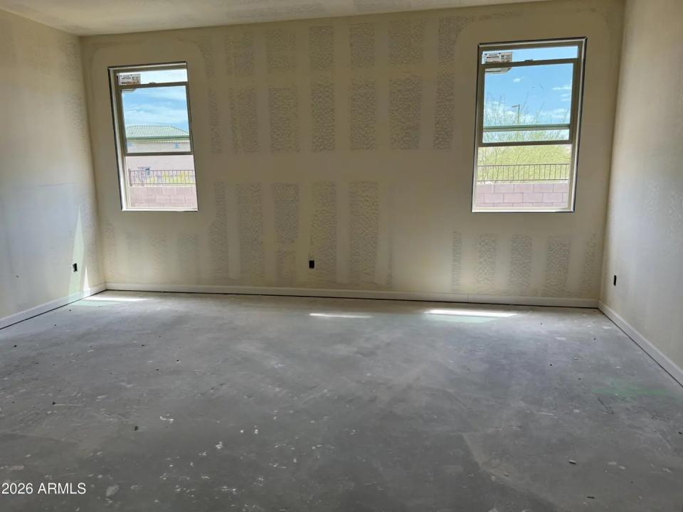 Real Estate Picture 5