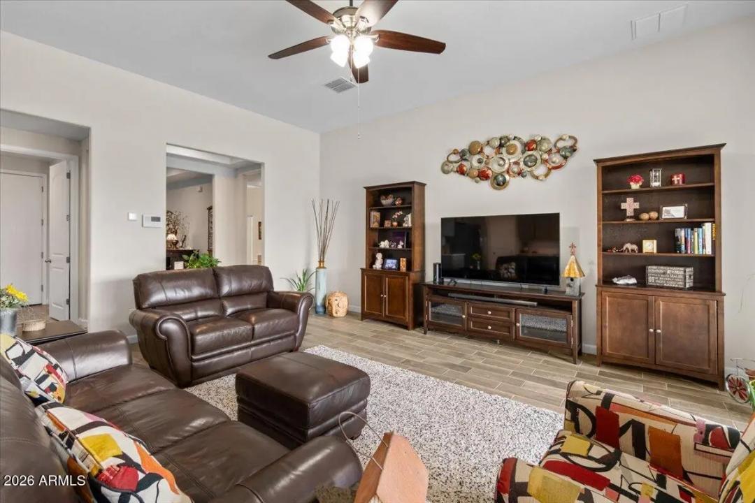 Real Estate Picture 13