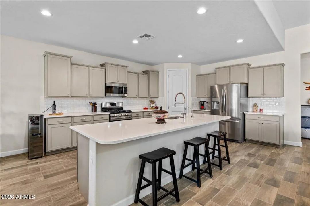 Real Estate Picture 15