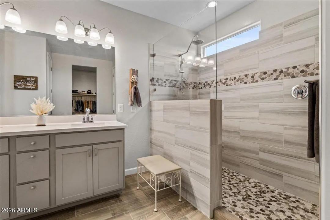 Real Estate Picture 24
