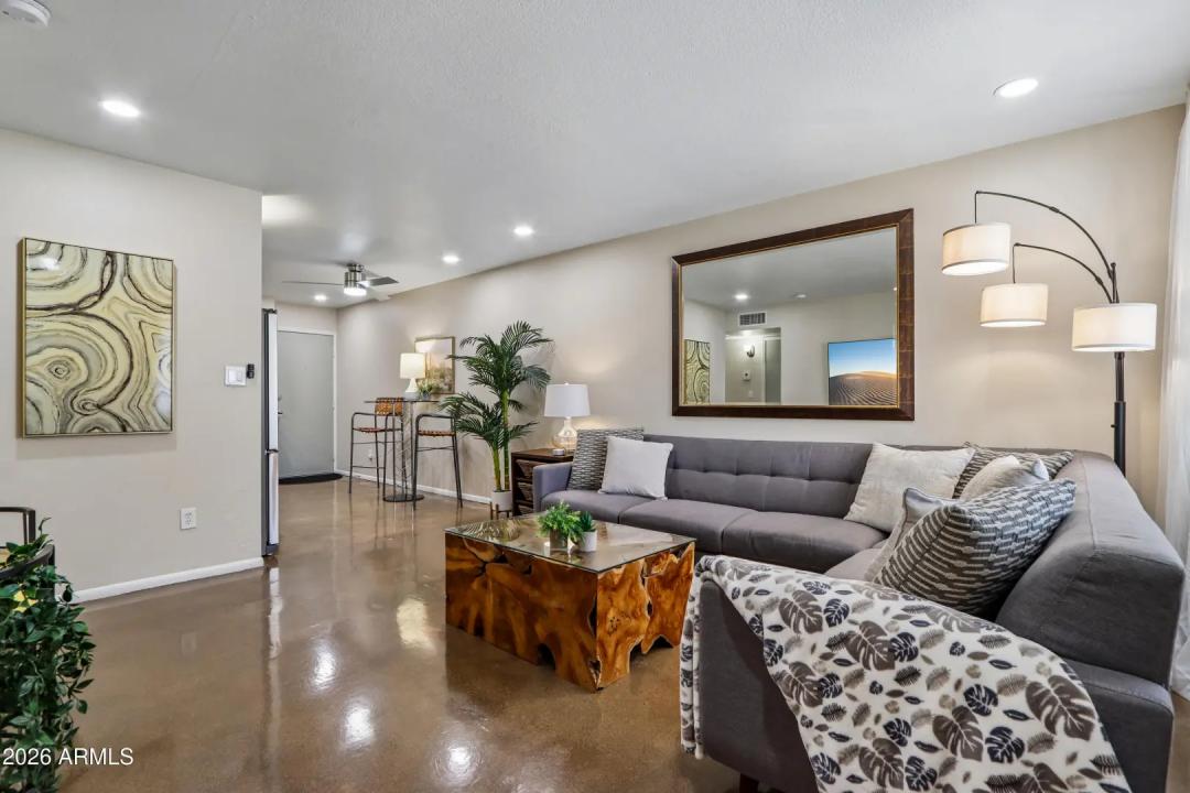 Real Estate Picture 6