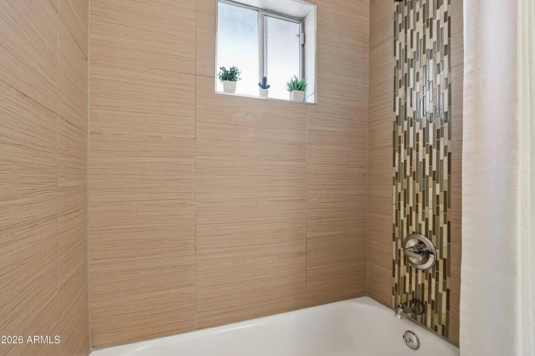 Real Estate Picture 19