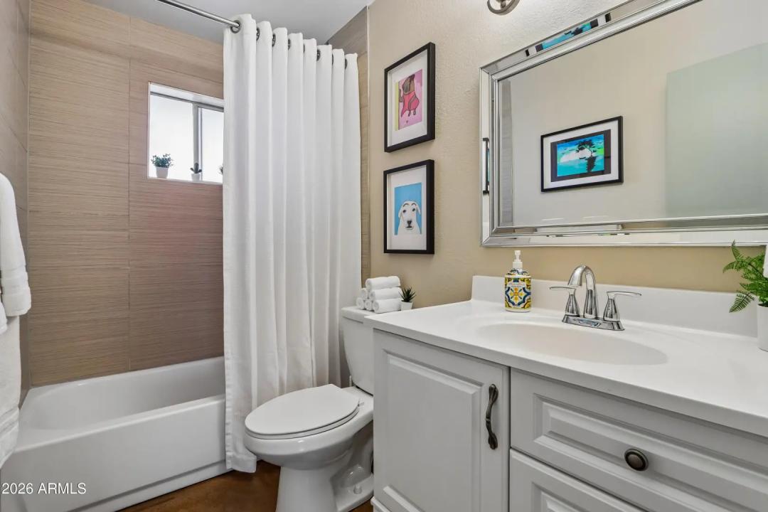 Real Estate Picture 18