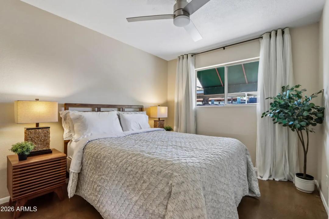 Real Estate Picture 20