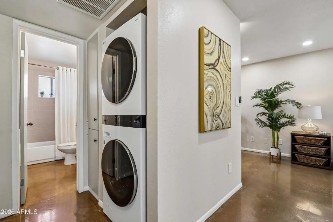 Real Estate Picture 24