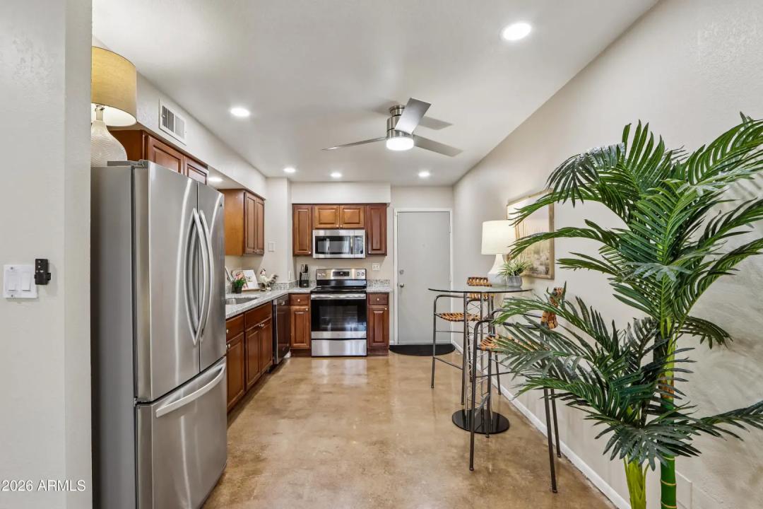 Real Estate Picture 9