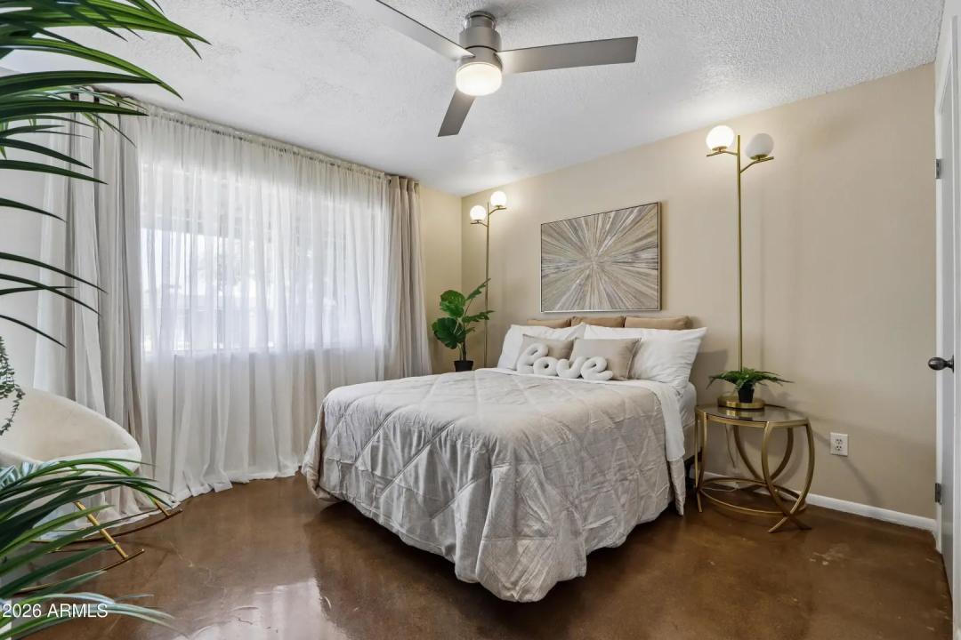 Real Estate Picture 15