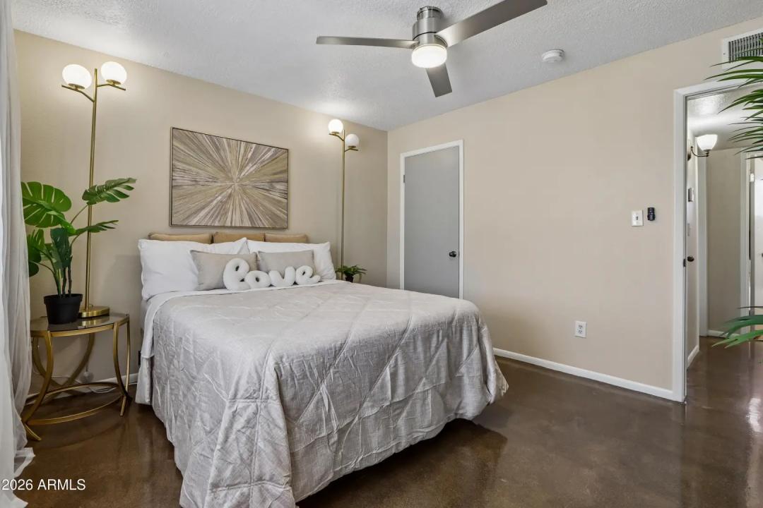 Real Estate Picture 16