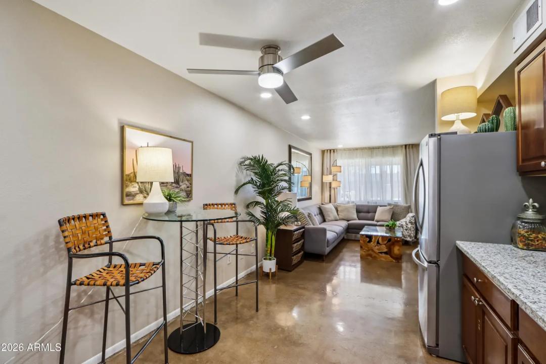 Real Estate Picture 14