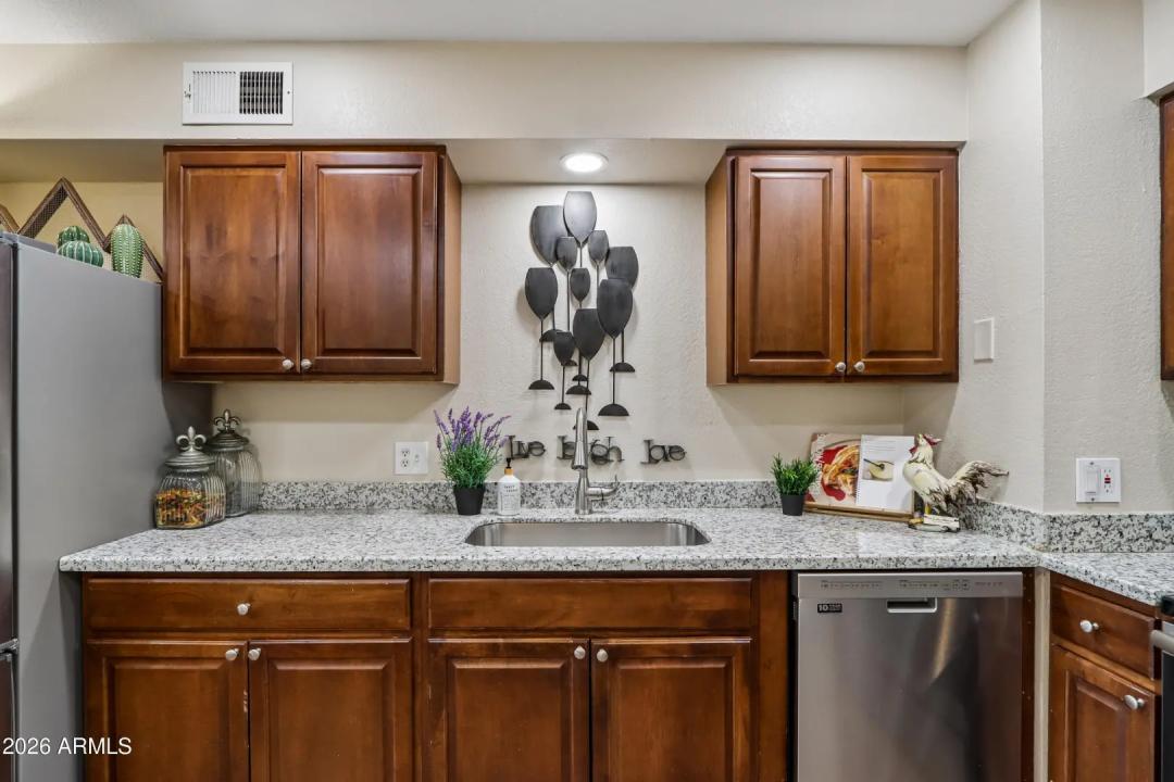 Real Estate Picture 12