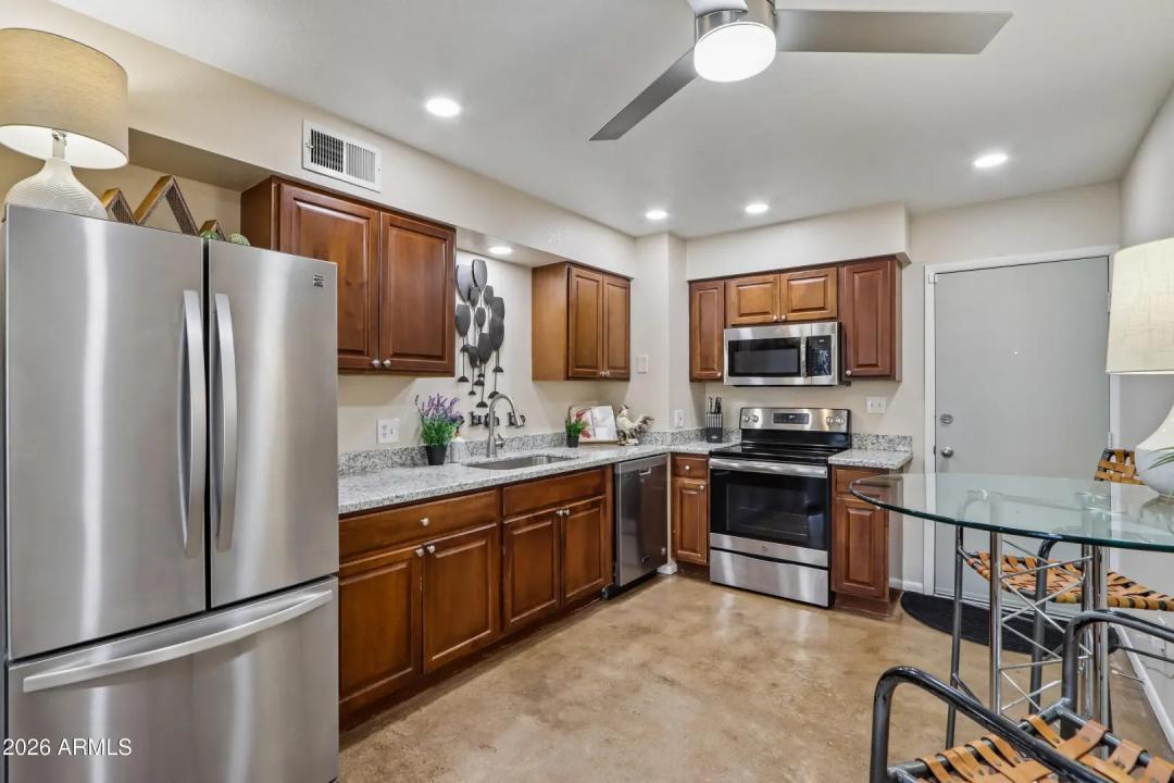 Real Estate Picture 10