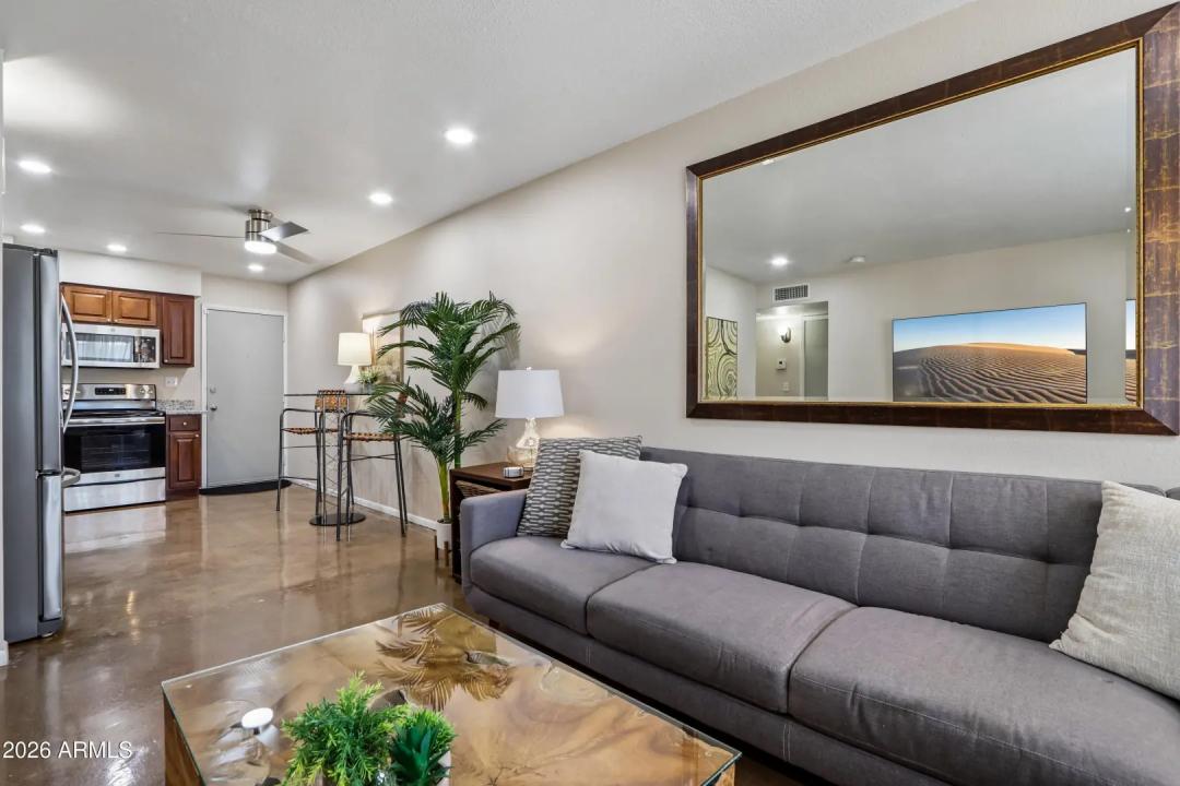 Real Estate Picture 7