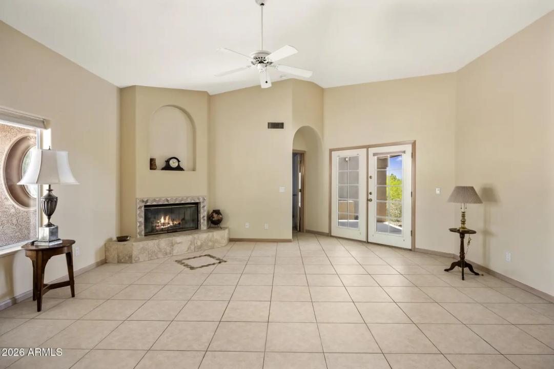 Real Estate Picture 8