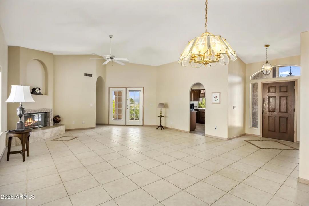 Real Estate Picture 4