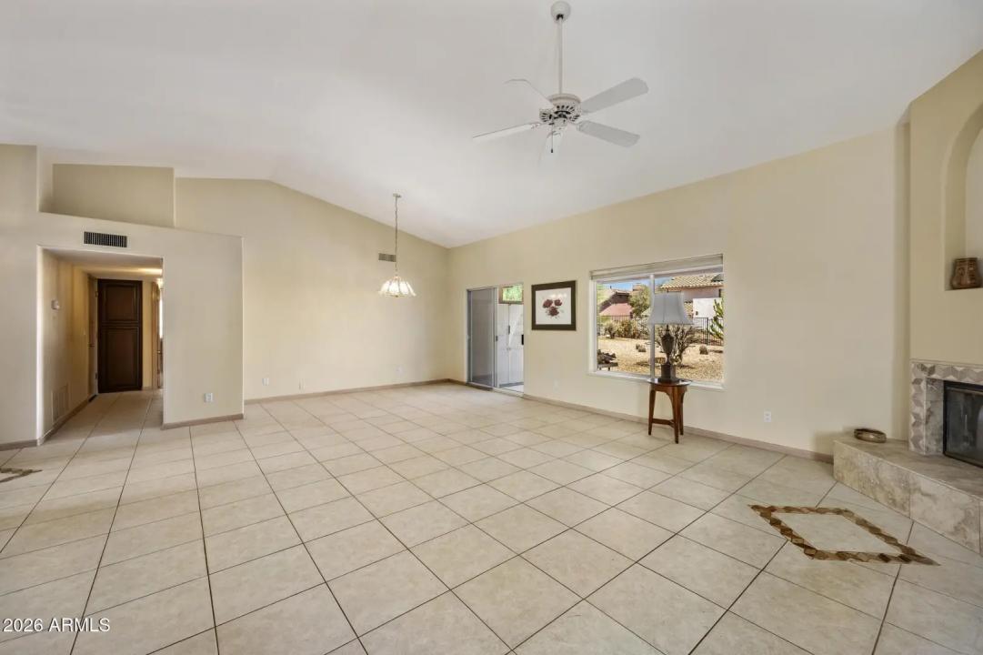 Real Estate Picture 11