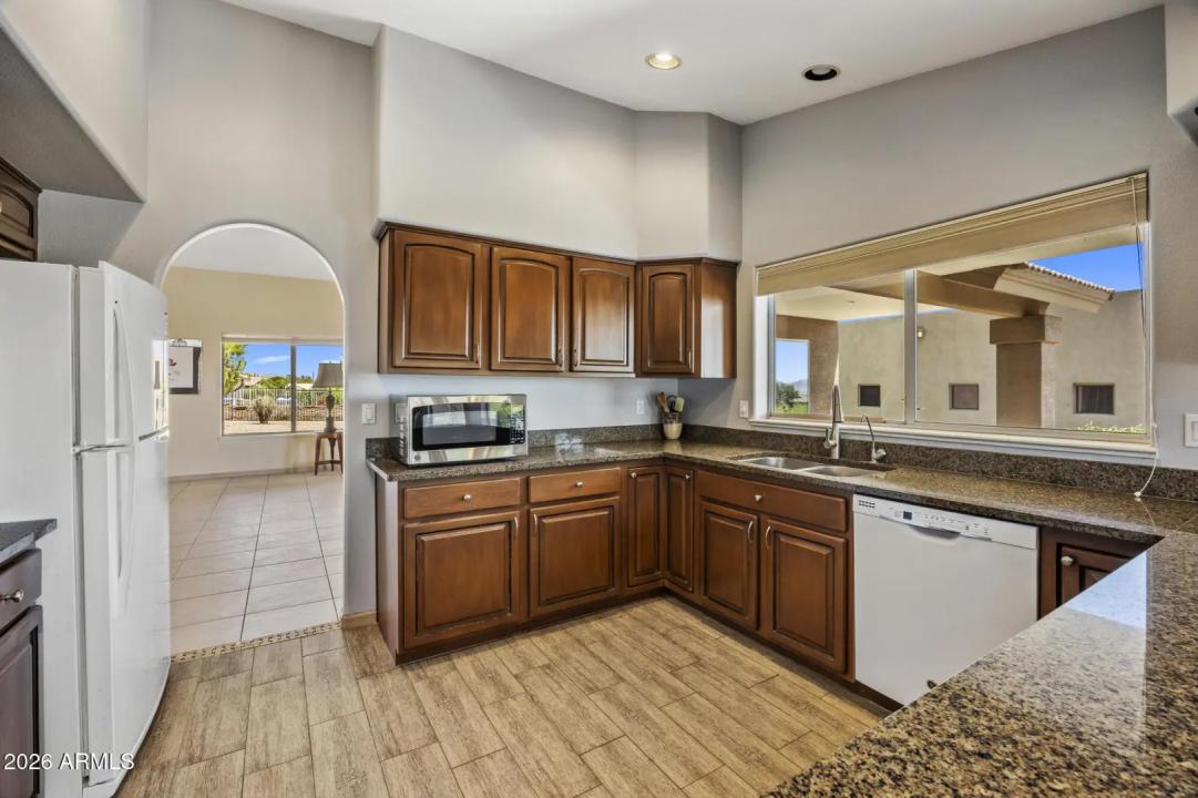 Real Estate Picture 12