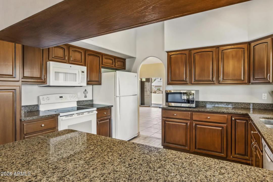 Real Estate Picture 14