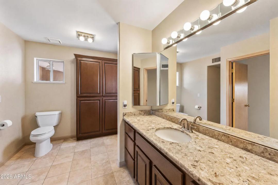 Real Estate Picture 18