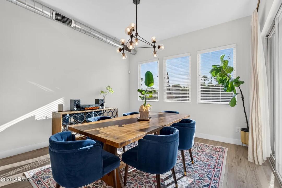 Real Estate Picture 18