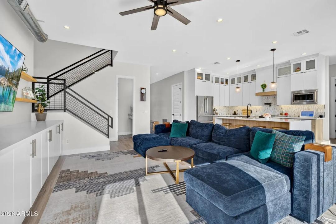 Real Estate Picture 10