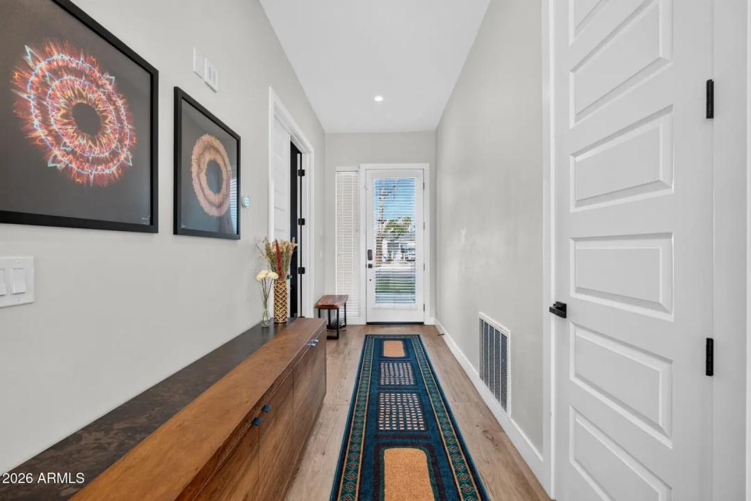 Real Estate Picture 7