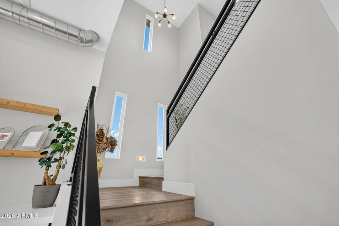 Real Estate Picture 23