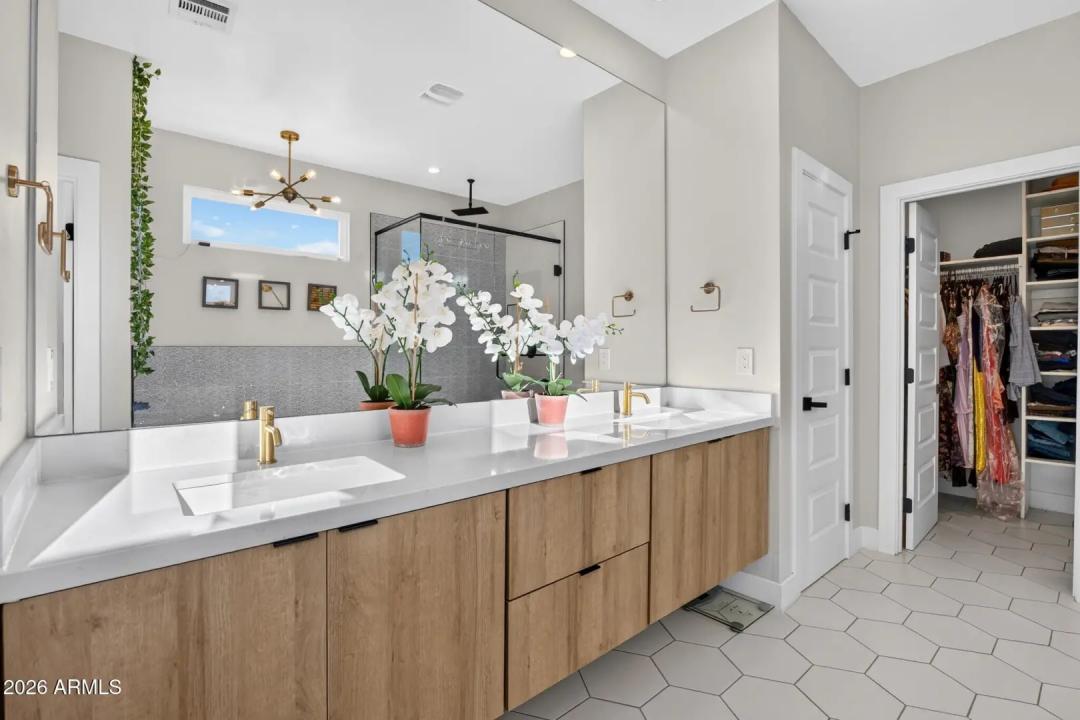 Real Estate Picture 29