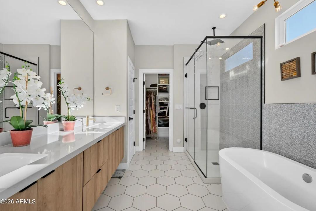 Real Estate Picture 30