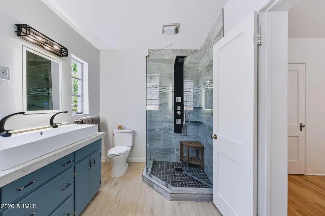 Real Estate Picture 42